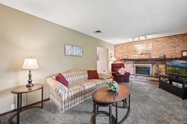 223 Surfwood Drive, Florence, KY 41042