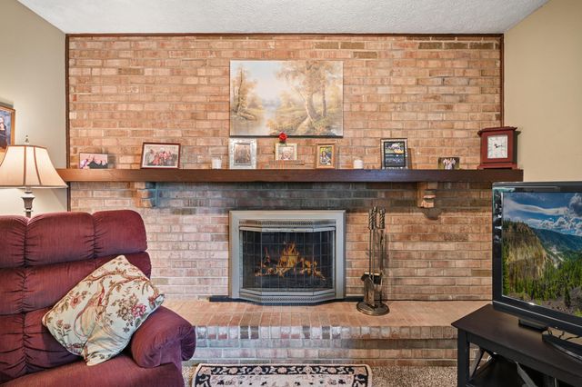 223 Surfwood Drive, Florence, KY 41042