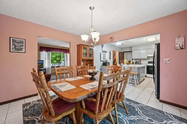 223 Surfwood Drive, Florence, KY 41042