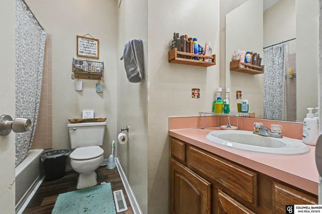13572 Y Street, Omaha, NE 68137