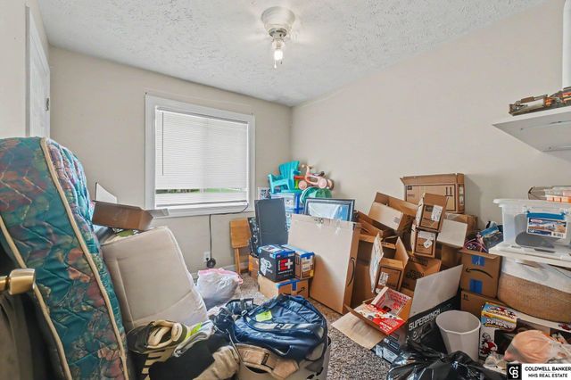 13572 Y Street, Omaha, NE 68137