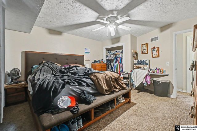 13572 Y Street, Omaha, NE 68137