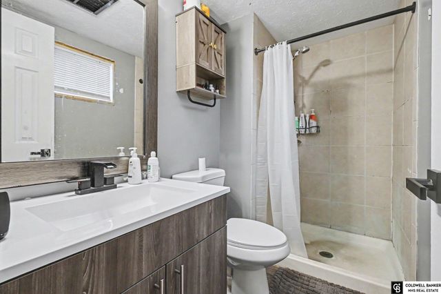 13572 Y Street, Omaha, NE 68137