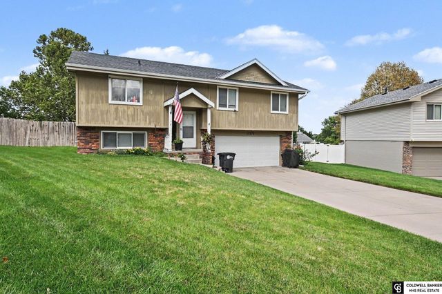 13572 Y Street, Omaha, NE 68137