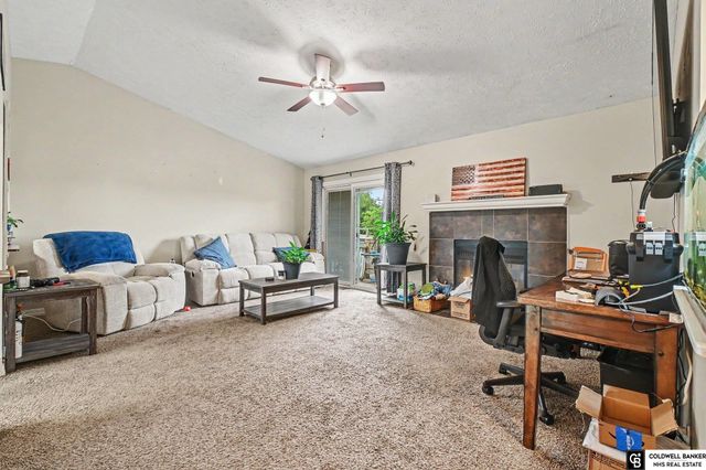 13572 Y Street, Omaha, NE 68137