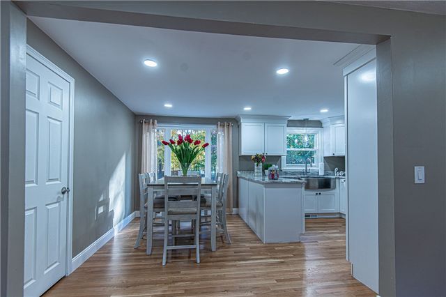 20 Maplewood Drive, Coventry, RI 02816