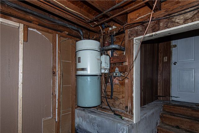 20 Maplewood Drive, Coventry, RI 02816