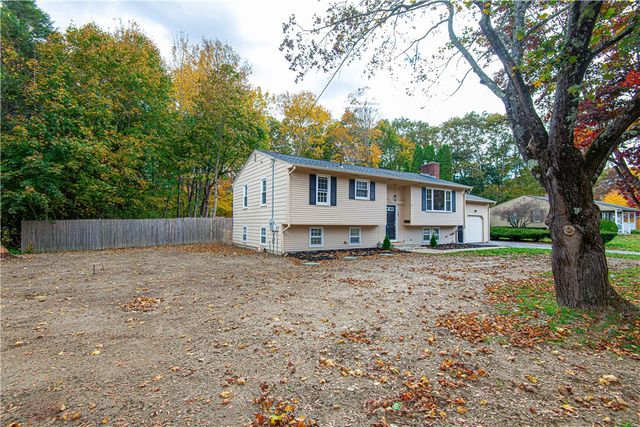 20 Maplewood Drive, Coventry, RI 02816