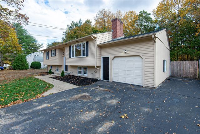 20 Maplewood Drive, Coventry, RI 02816