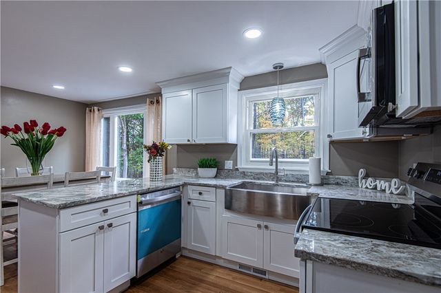 20 Maplewood Drive, Coventry, RI 02816