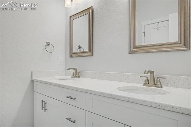 5675 Villa Lorenzo Drive, Colorado Springs, CO 80919