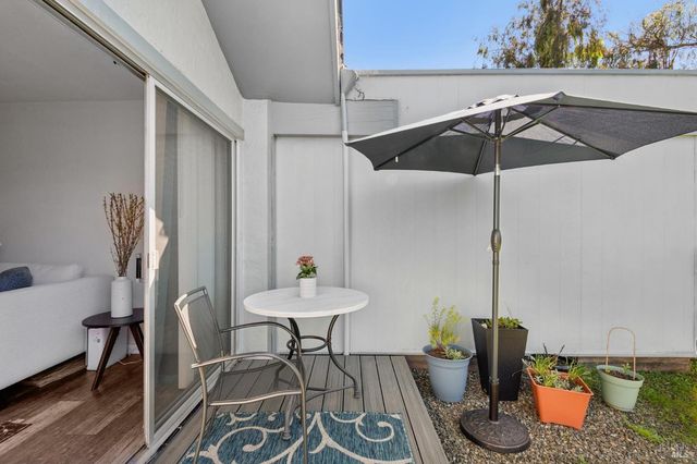 1366 Mission Dr, Sonoma, CA 95476