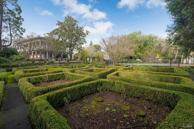 1366 Mission Dr, Sonoma, CA 95476