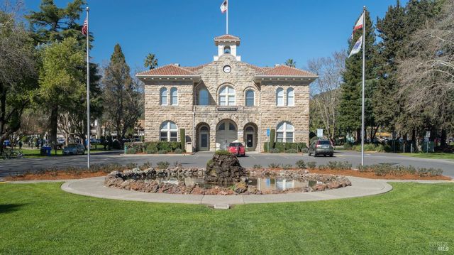 1366 Mission Dr, Sonoma, CA 95476