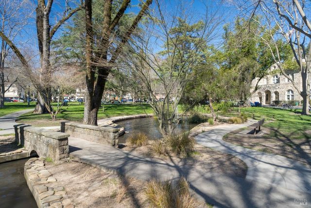 1366 Mission Dr, Sonoma, CA 95476