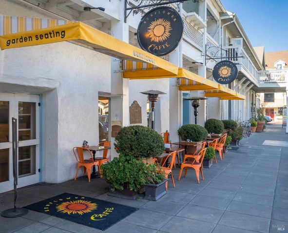 1366 Mission Dr, Sonoma, CA 95476