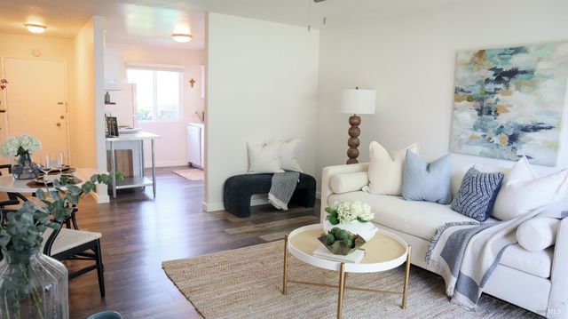 1366 Mission Dr, Sonoma, CA 95476