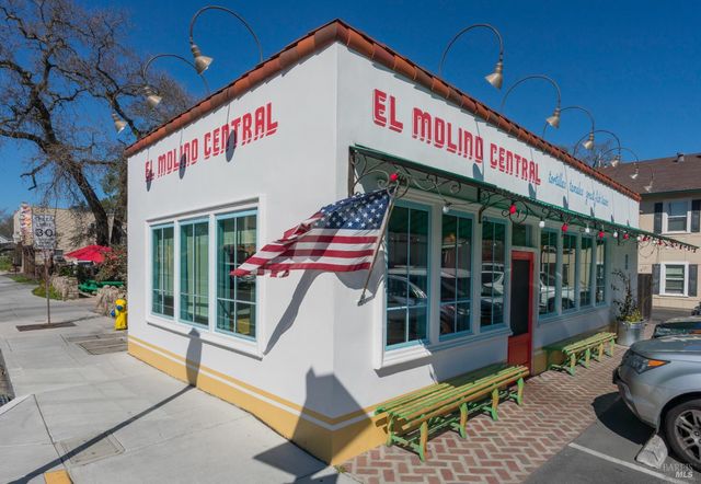 1366 Mission Dr, Sonoma, CA 95476