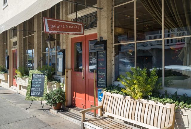 1366 Mission Dr, Sonoma, CA 95476