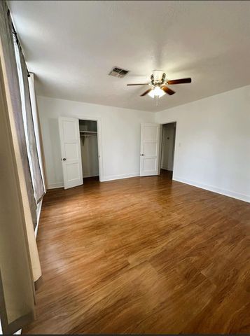 128 Harris Street, Bellville, TX 77418