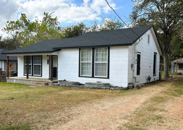 128 Harris Street, Bellville, TX 77418