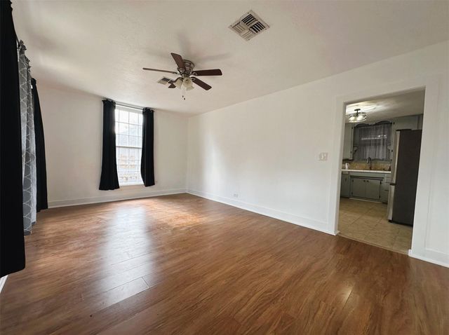 128 Harris Street, Bellville, TX 77418