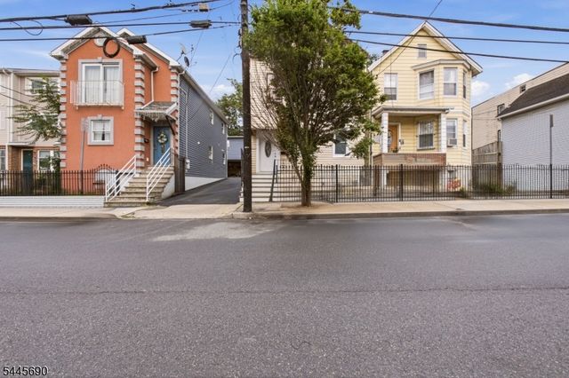 65 Highland Ave, Newark City, NJ 07104
