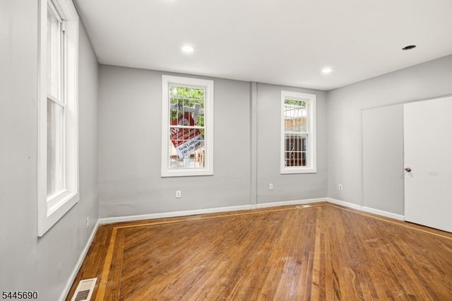 65 Highland Ave, Newark City, NJ 07104