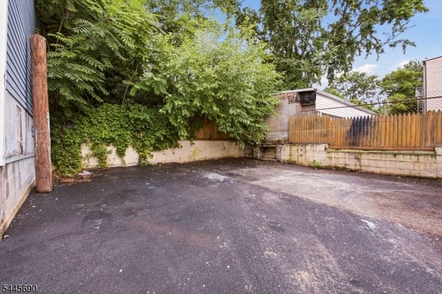 65 Highland Ave, Newark City, NJ 07104