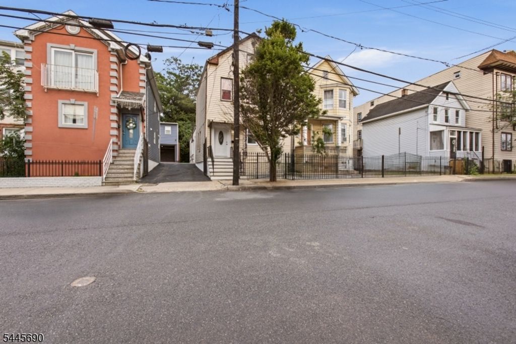 65 Highland Ave, Newark City, NJ 07104