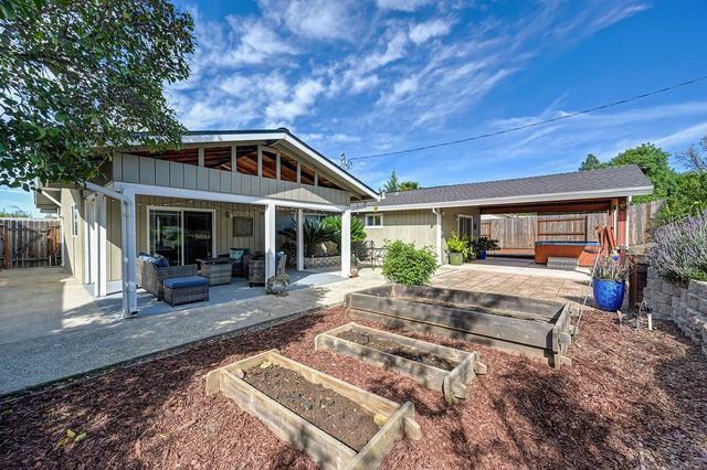 127 Mckiernan Dr, Folsom, CA 95630