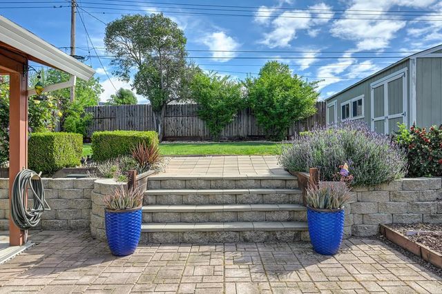 127 Mckiernan Dr, Folsom, CA 95630