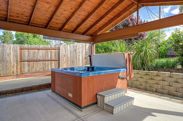 127 Mckiernan Dr, Folsom, CA 95630