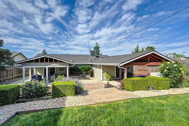 127 Mckiernan Dr, Folsom, CA 95630