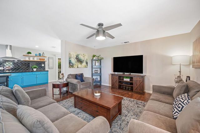 127 Mckiernan Dr, Folsom, CA 95630