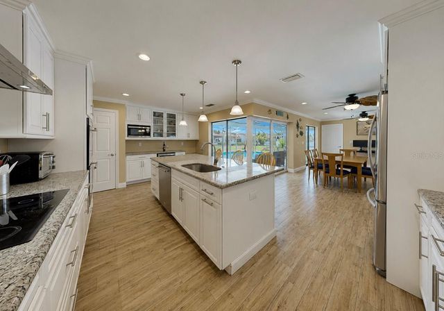 6301 COTTONWOOD LANE, Apollo Beach, FL 33572