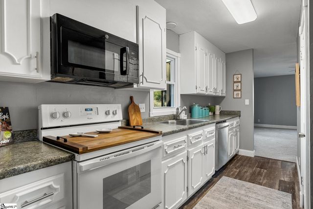 522 Durbin Meadows Road, Fountain Inn, SC 29644