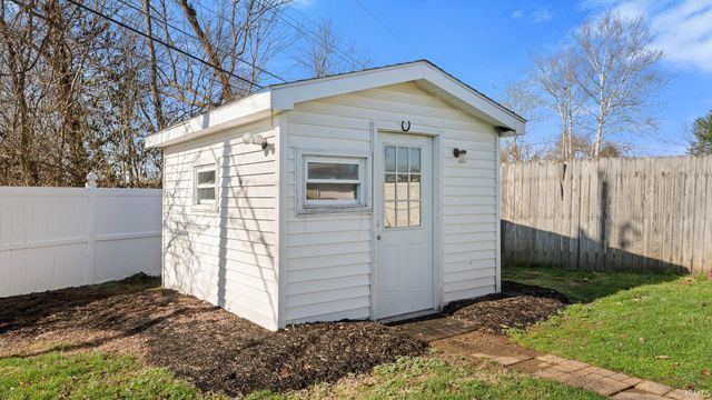 2846 Hillside Drive, Bedford, IN 47421