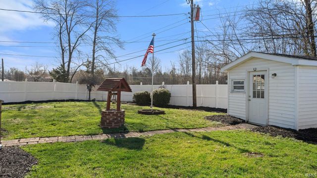 2846 Hillside Drive, Bedford, IN 47421