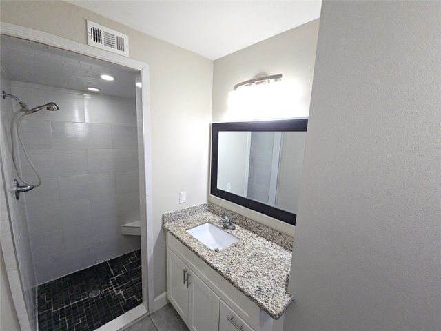 210 Olive Avenue, Pasadena, TX 77506