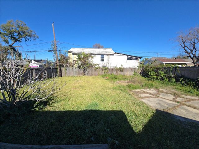 210 Olive Avenue, Pasadena, TX 77506