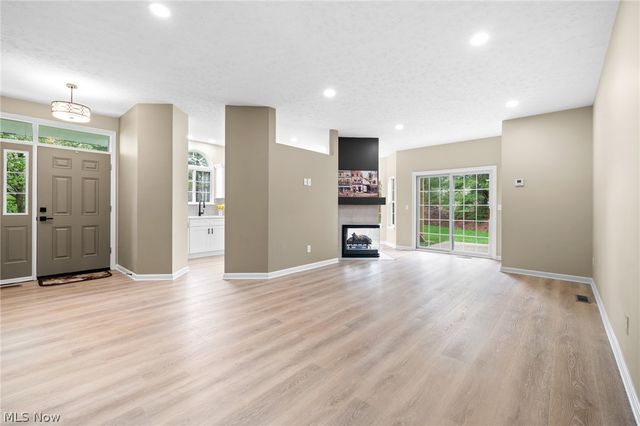 116 Vista Court, North Olmsted, OH 44070