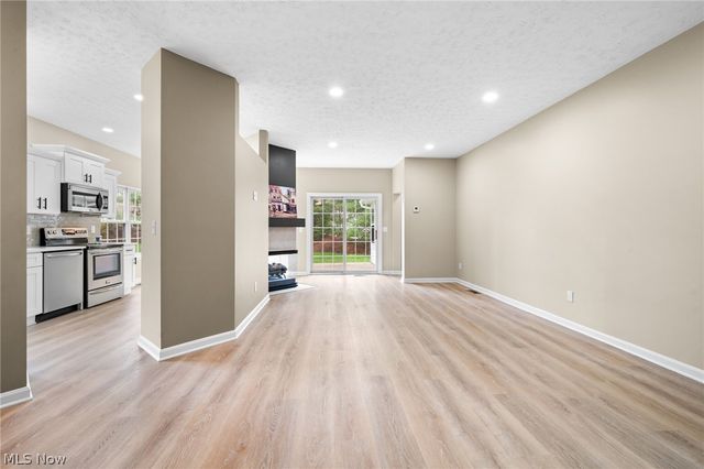 116 Vista Court, North Olmsted, OH 44070