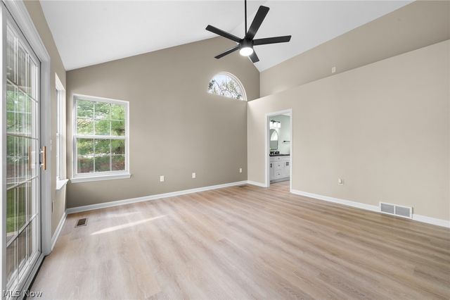 116 Vista Court, North Olmsted, OH 44070