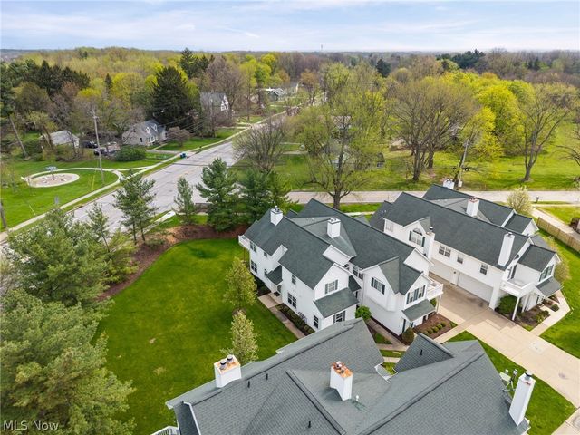116 Vista Court, North Olmsted, OH 44070