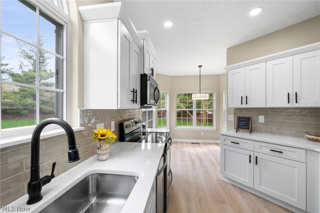 116 Vista Court, North Olmsted, OH 44070