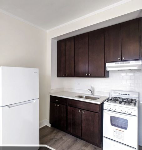 3335 W Diversey Avenue 215, Chicago, IL 60647