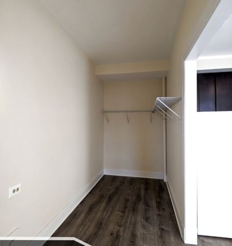 3335 W Diversey Avenue 215, Chicago, IL 60647