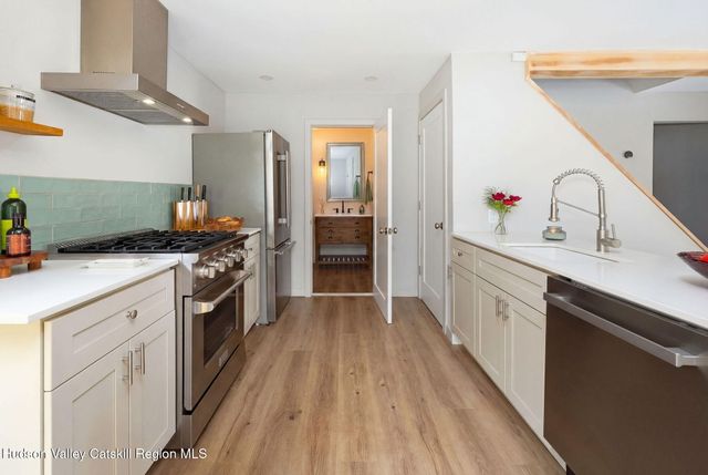39 N Broadway, Kingston, NY 12401