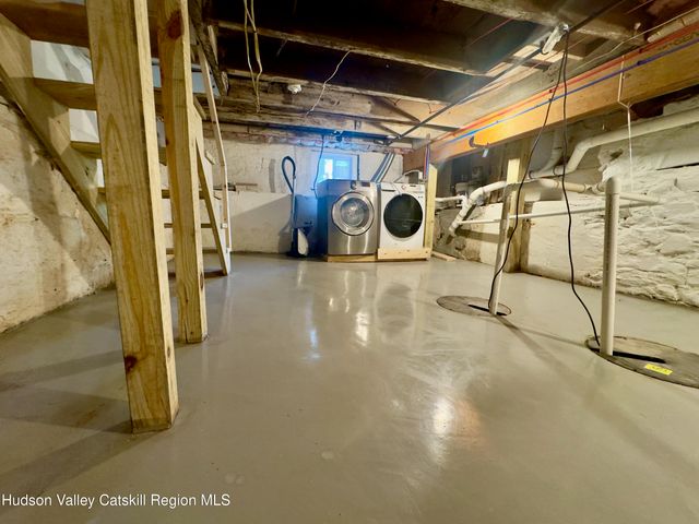 39 N Broadway, Kingston, NY 12401